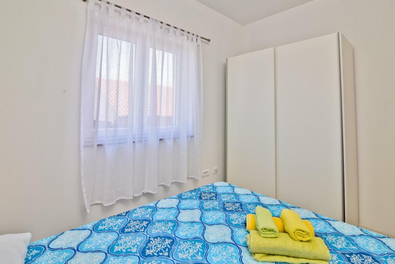 Apartments Mica Vrsi Eksteriør bilde