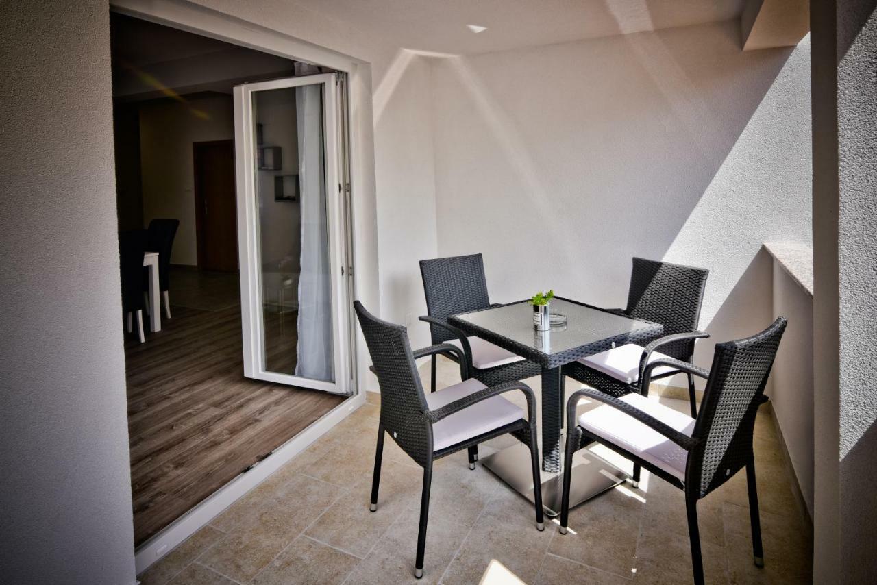 Apartments Mica Vrsi Eksteriør bilde