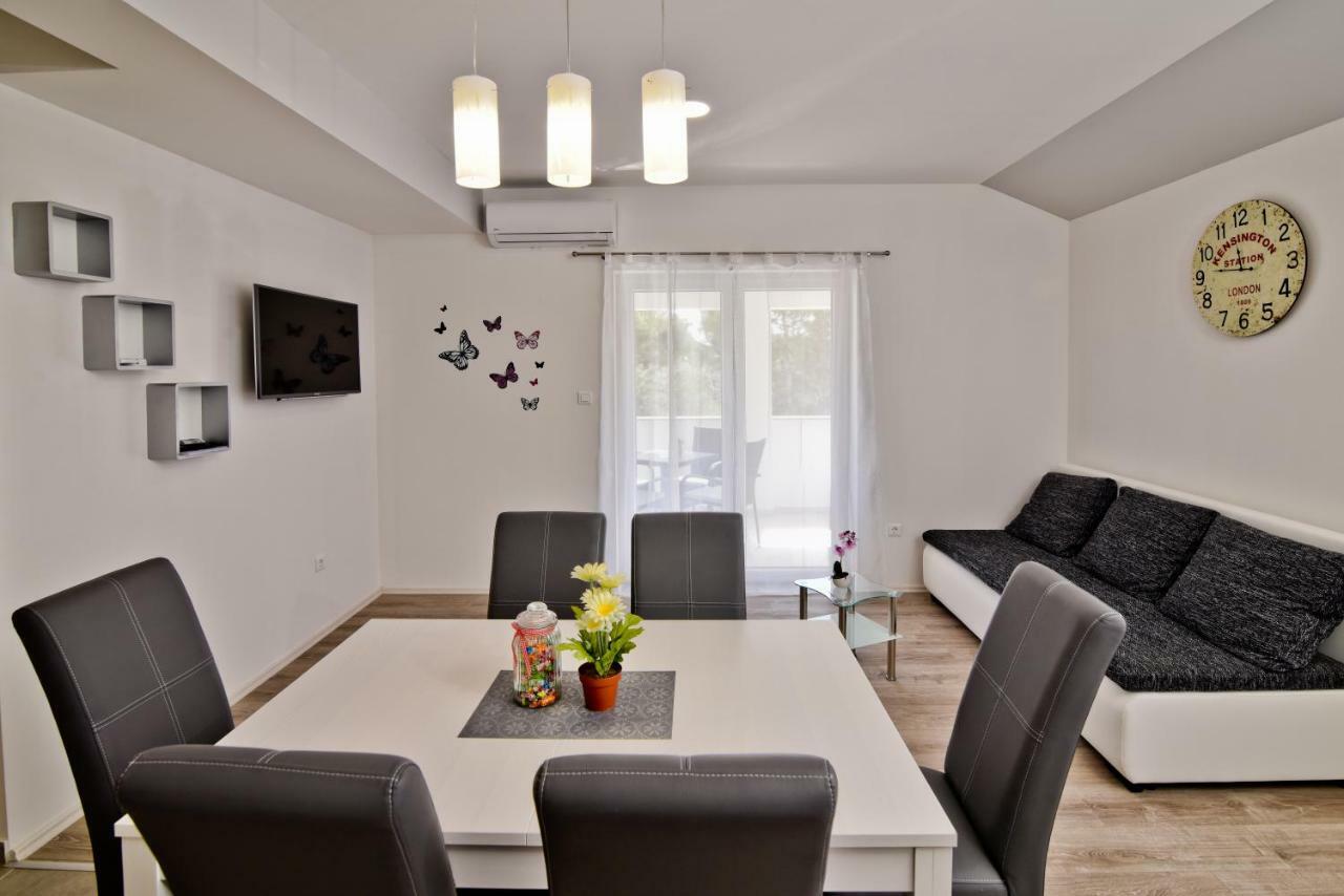 Apartments Mica Vrsi Eksteriør bilde